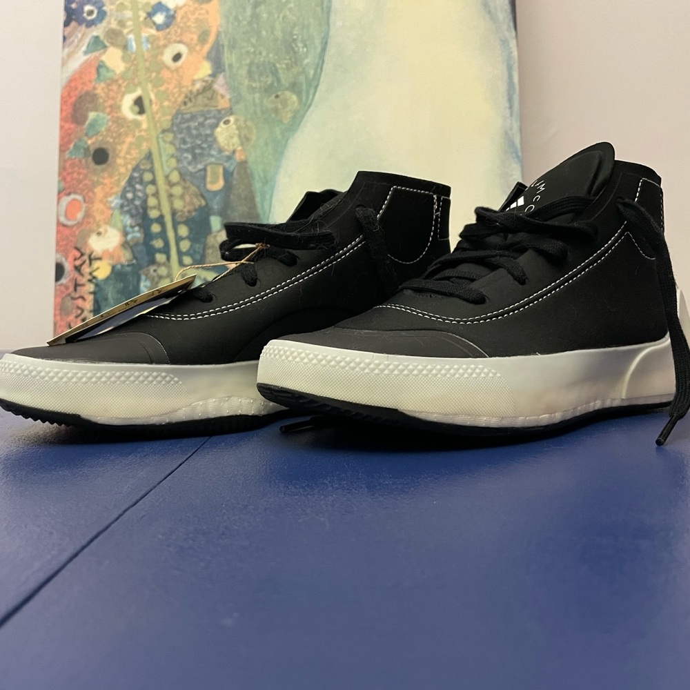 ADIDAS Treino by Stella McCartney.